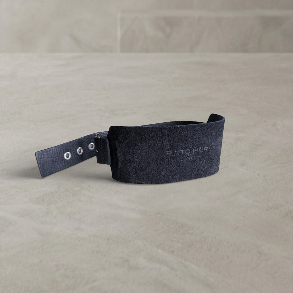 Arc Cuff - Black - PINTO HERVIA
