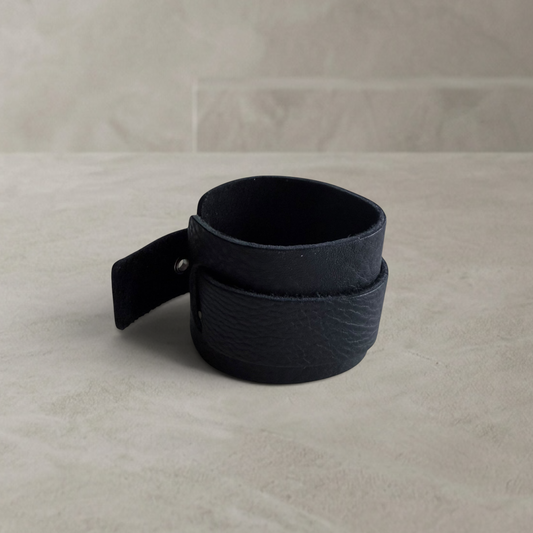 Arc Cuff - Black - PINTO HERVIA