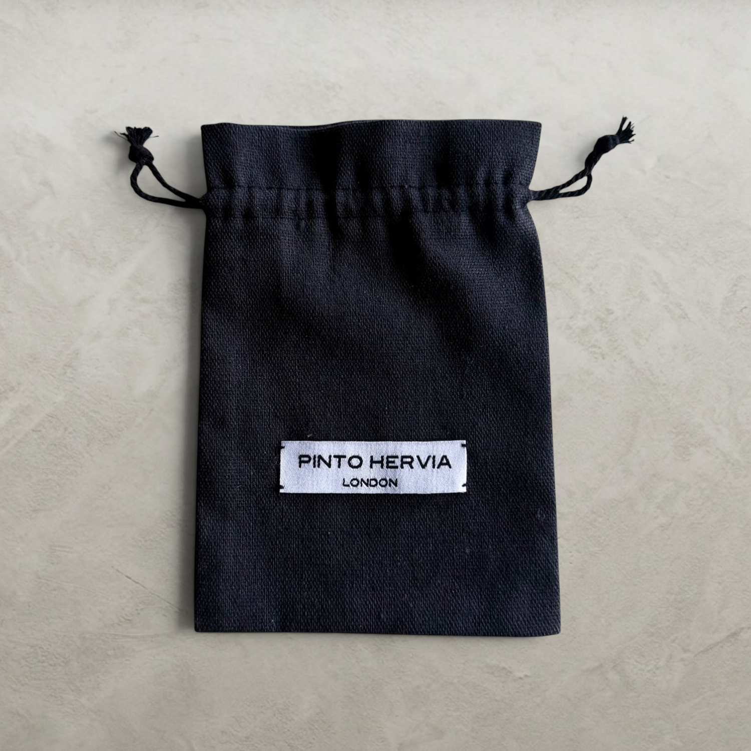 Arc Cuff - Black - PINTO HERVIA