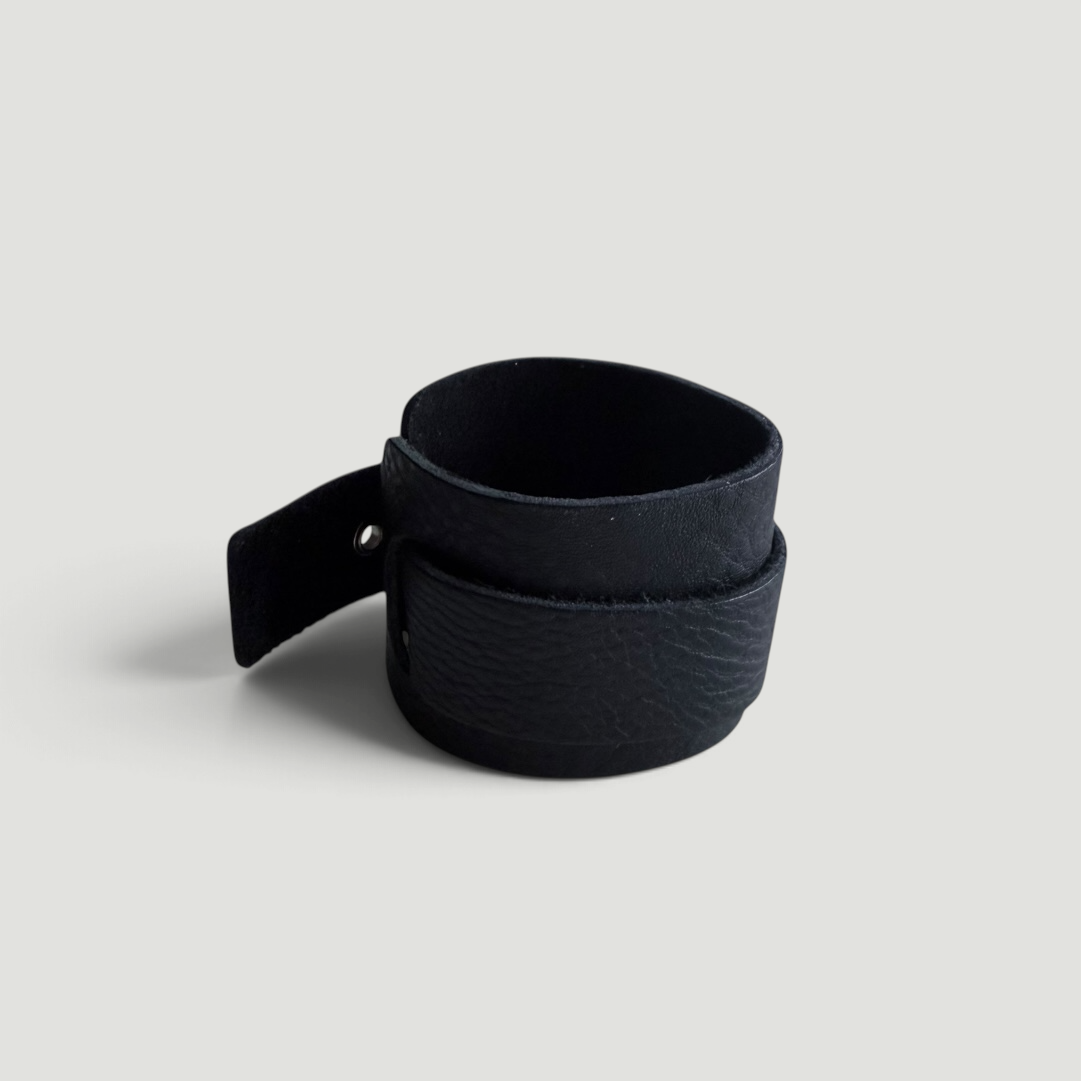 Arc Cuff - Black