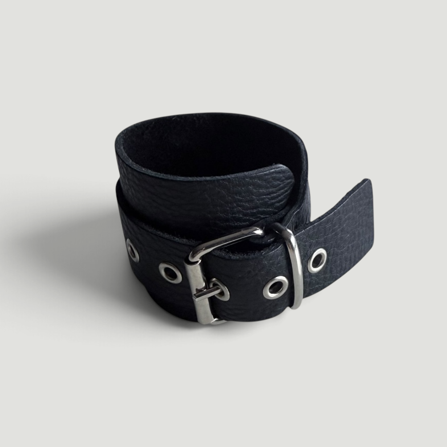 Arc Cuff - Black